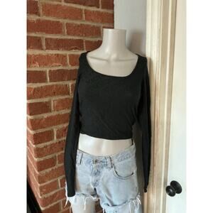 Victoria’s Secret Women’s XS Long Sleeve Crop Top with logo  Scoop Neck Ballet